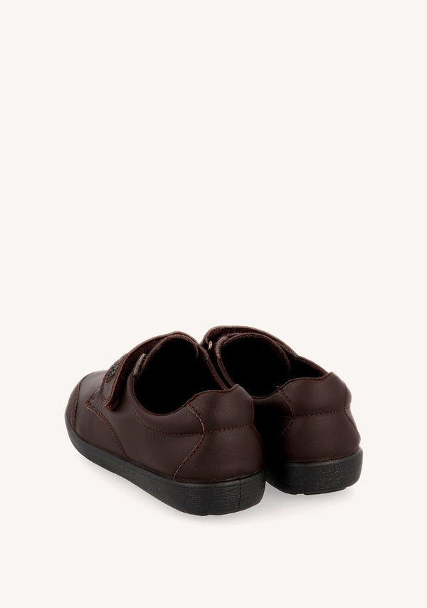 ZAPATOS COLEGIALES DE PIEL EN MARRÓN BETA