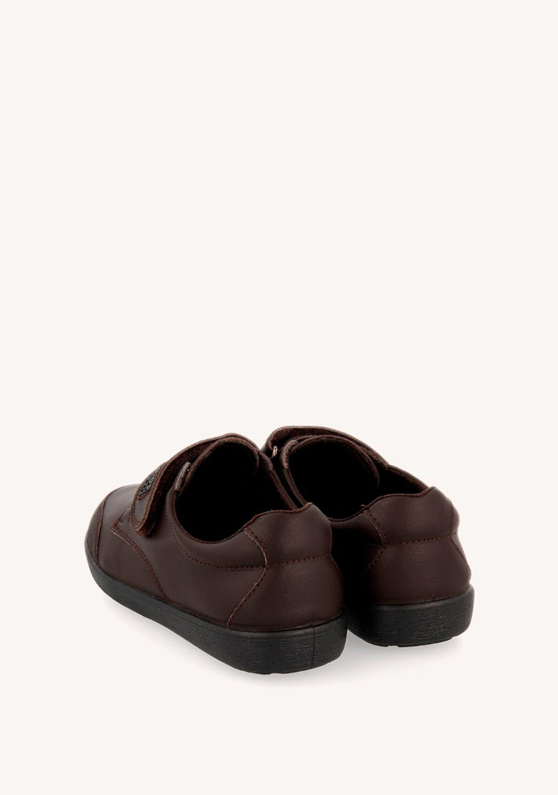 ZAPATOS COLEGIALES DE PIEL EN MARRÓN BETA