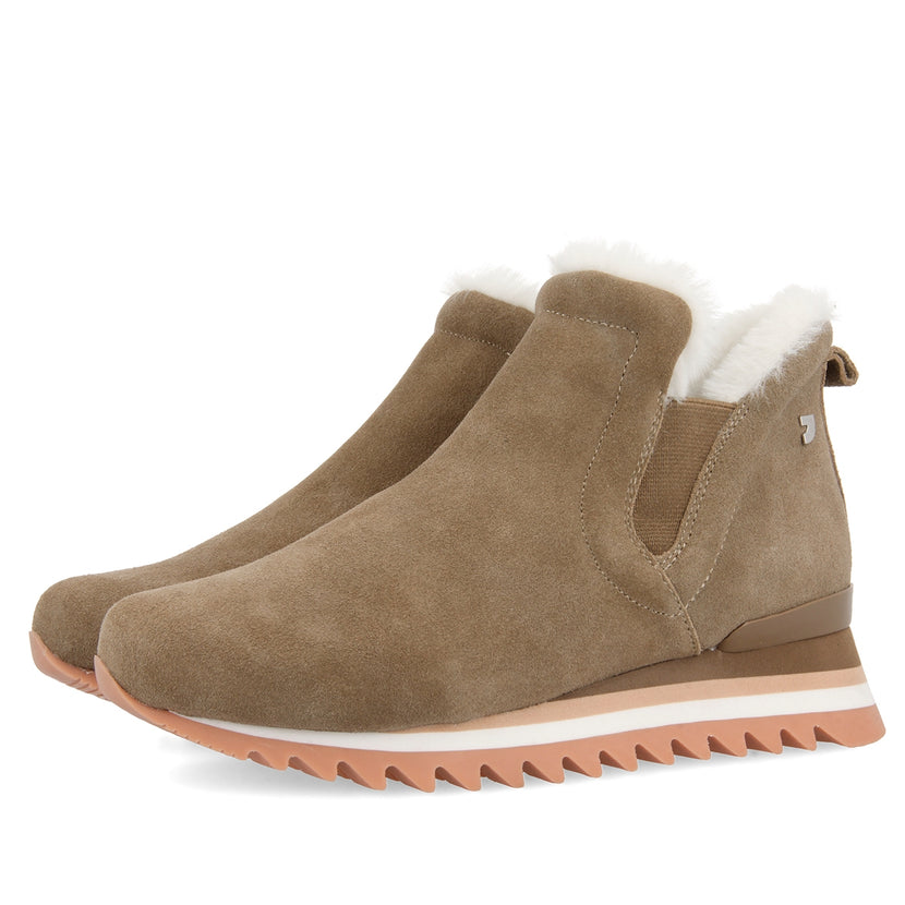 Sneakers beige stile slip on con mini zeppa da donna ECKERO