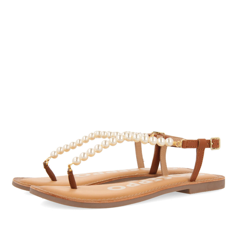 SANDALIAS COLOR CUERO CON ADORNO DE PERLAS PARA MUJER MILDURA