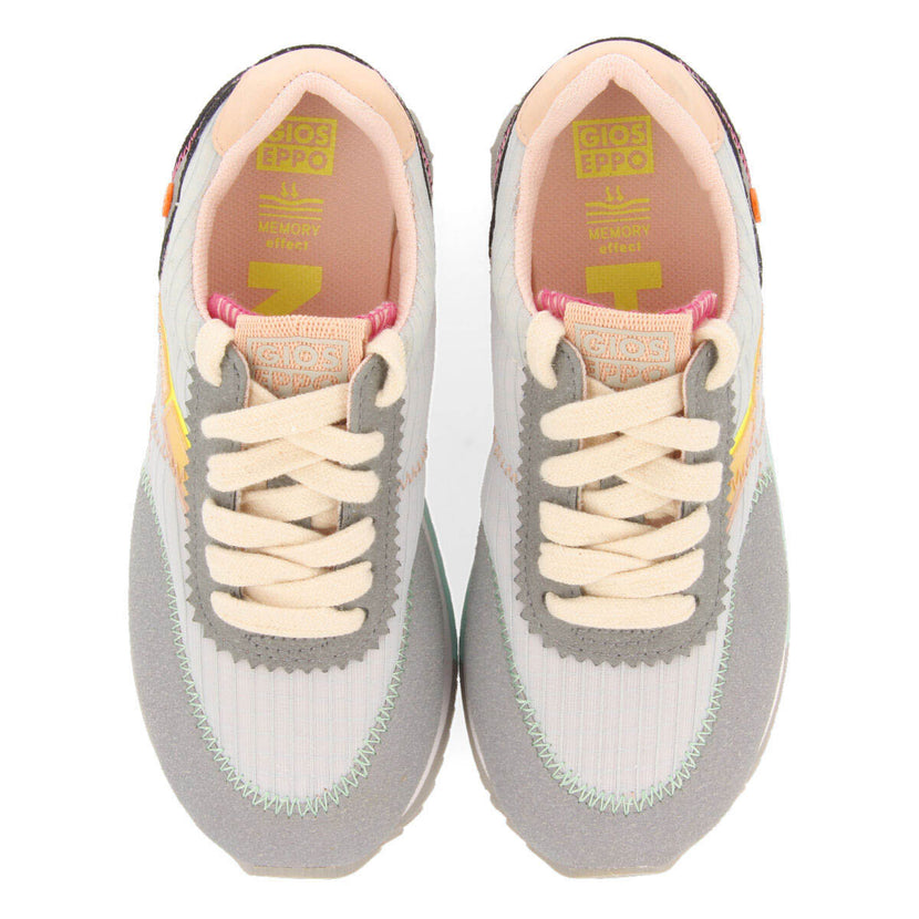 Sneakers grises con presupuntes de colores para niña madirac