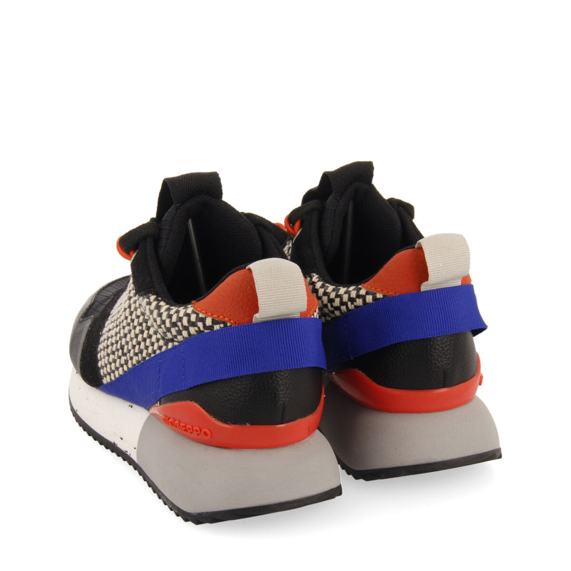 Sneakers negras con texturas y detalles para mujer luzon