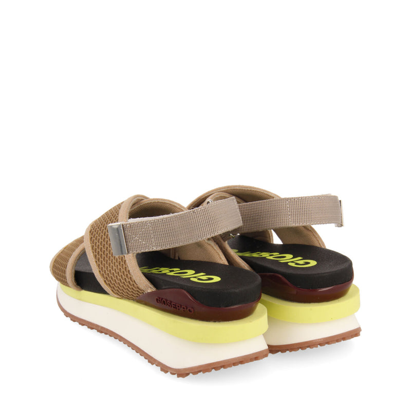 Sandalias deportivas beige con corte de rejilla para mujer caturai