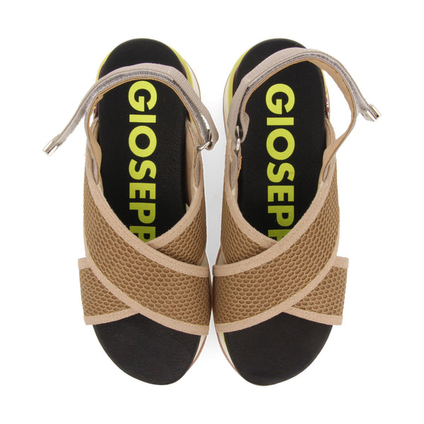 Sandalias deportivas beige con corte de rejilla para mujer caturai
