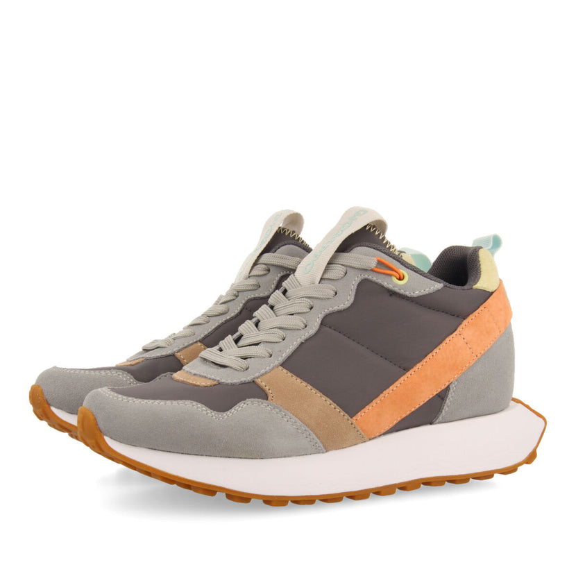 Sneakers gris de inspiración retro con cuña interna para mujer vincly