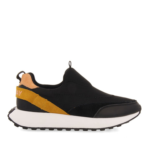 SNEAKERS NEGRAS ESTILO SLIP-ON PARA MUJER MARUSI