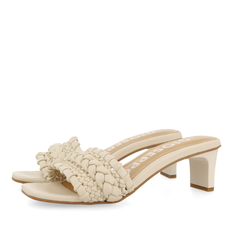 Claquettes off-white tressées à talon pour femme saboga