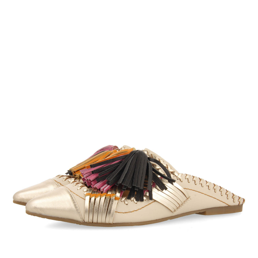 Babuchas de piel off-white con borlas para mujer papantla