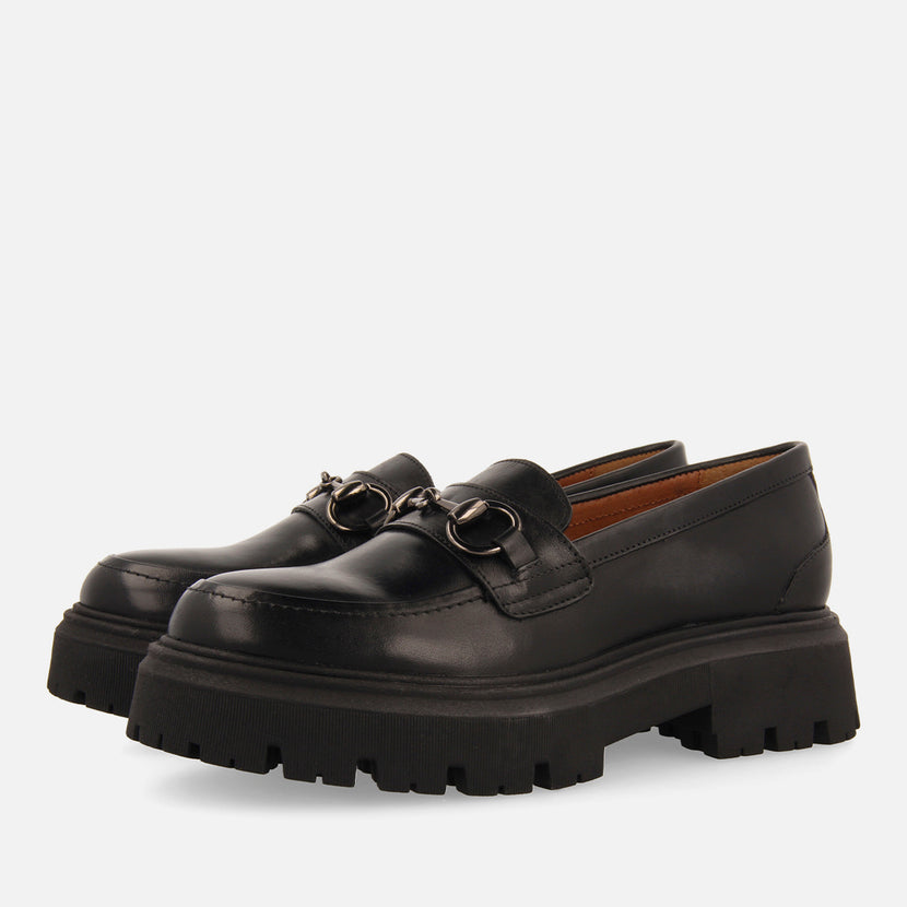 Mocasines negros de piel con detalle dorado para mujer andsnes