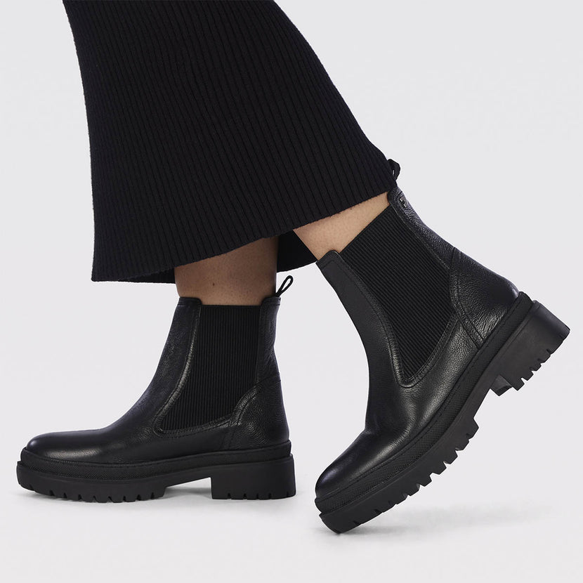 Langen women's black leather chelsea boots with track soles