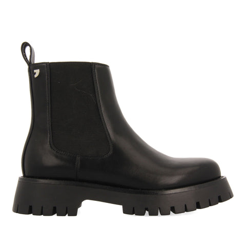 GEILO WOMEN'S BLACK CHELSEA BOOTS WITH TRACK SOLES