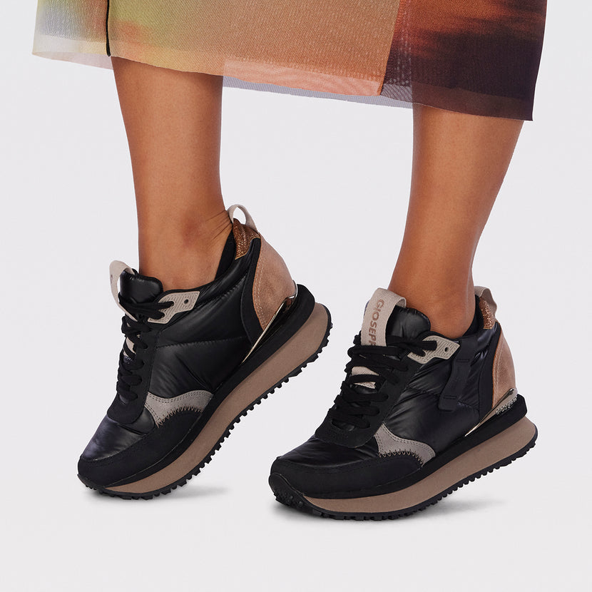 Sneakers nere monocolore imbottite con dettagli e zeppa interna da donna anif