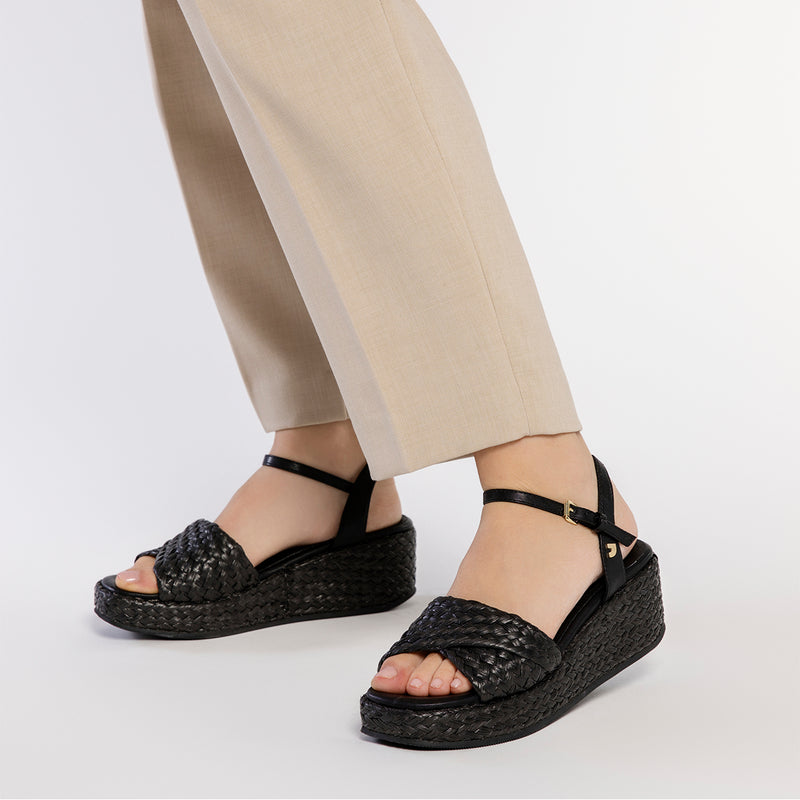 SANDALI IN RAFIA NERA CON PIATTAFORMA PER DONNA COOS
