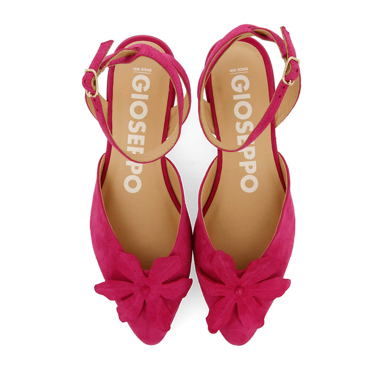BAILARINAS DE PIEL FUCSIA DESTALONADAS CON DETALLE DE FLOR PARA MUJER HOWEY