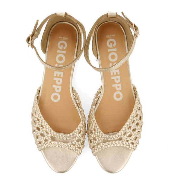 BAILARINAS COLOR PLATINO DE PUNTA ABIERTA DE PIEL CON TRENZADOS Y CIERRE CON PULSERA PARA MUJER MAUPIN