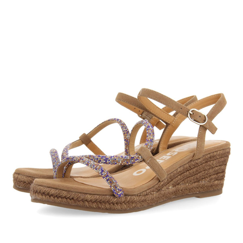 SANDALI TAUPE CON STRISCE CON CRISTALLI MULTICOLOR E ZEPPA IN IUTA PER DONNA TRESCO