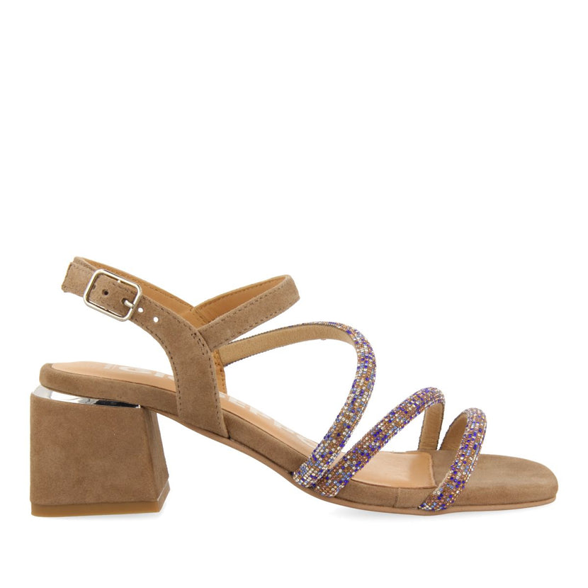 SANDALIAS TAUPE DE TACÓN CON TIRAS CON PEDRERÍA PARA MUJER CAKOVEC