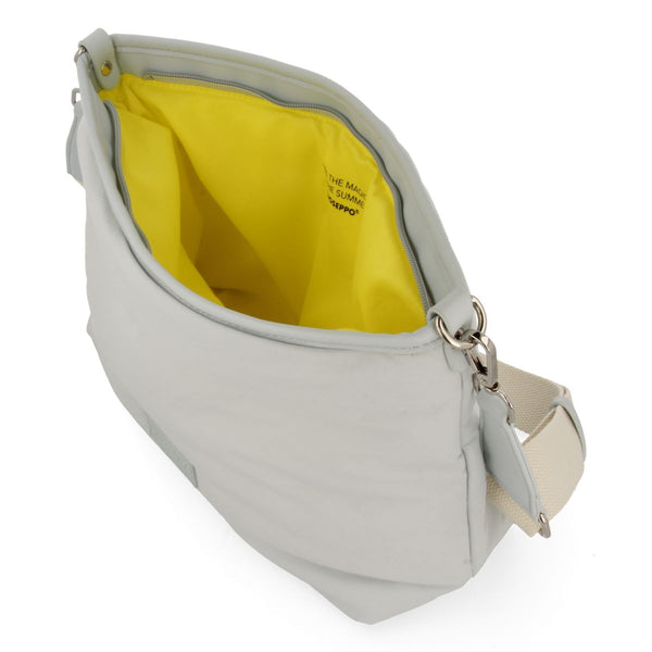 BOLSO BANDOLERA COLOR BEIGE DE NYLON CON DETALLE EN BEIGE PENDEEN