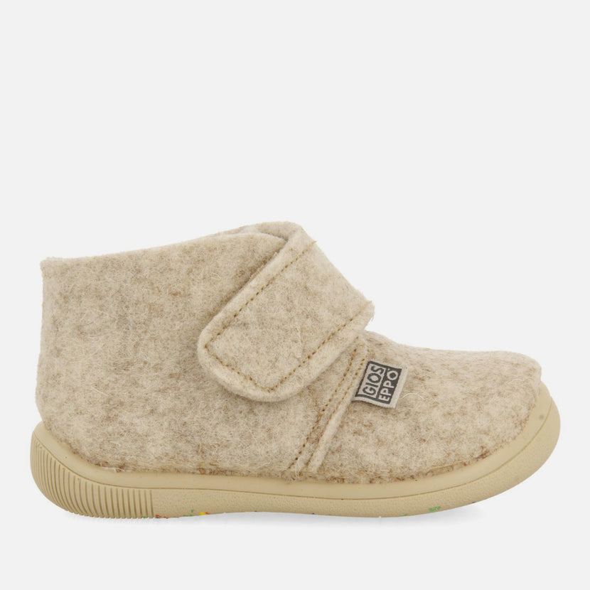 ZAPATILLAS DE ESTAR POR CASA ABOTINADAS SCIPIO