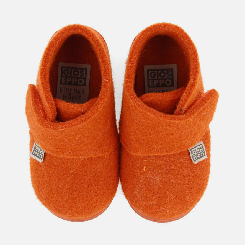 ZAPATILLAS DE ESTAR POR CASA ABOTINADAS SCIPIO