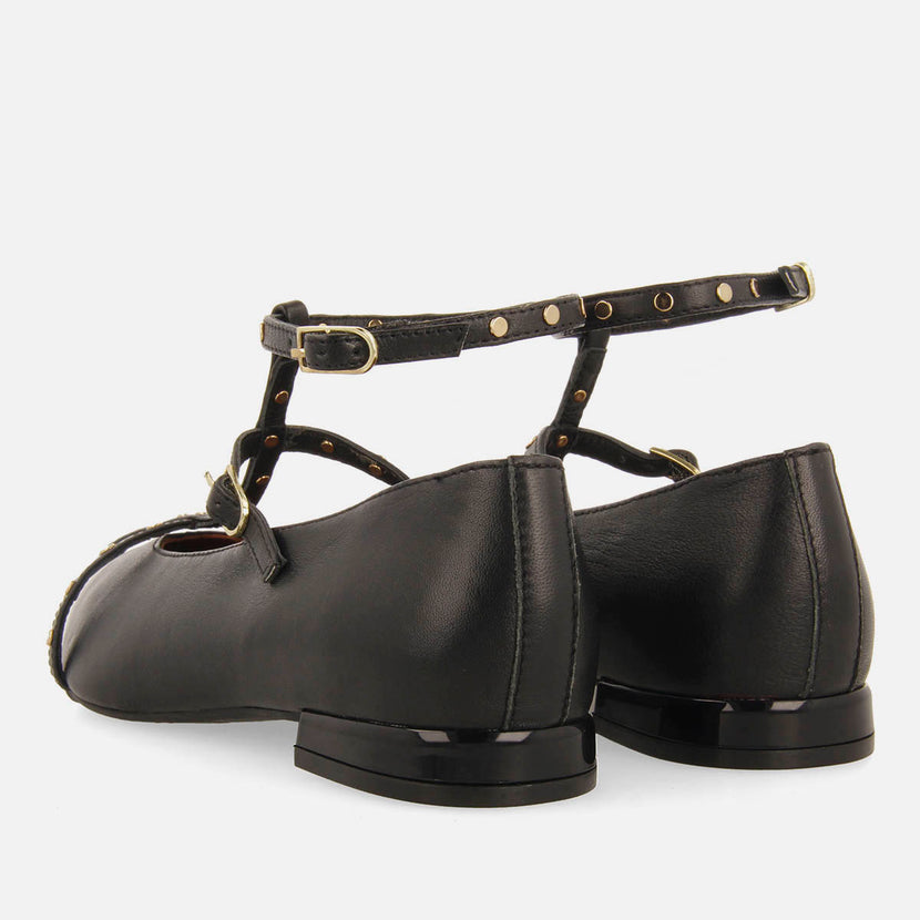 FLATS LEATHER WITH STUDS KALOCSA