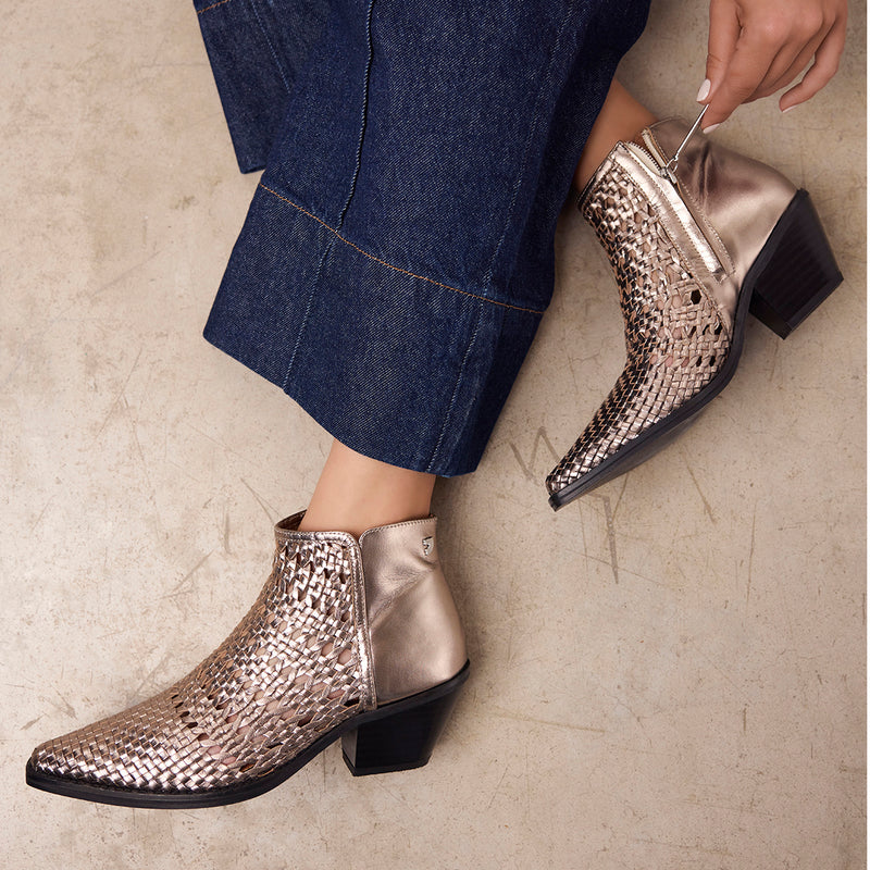 BOTINES COWBOY TRENZADO TACÓN PIEL CRAWFORD