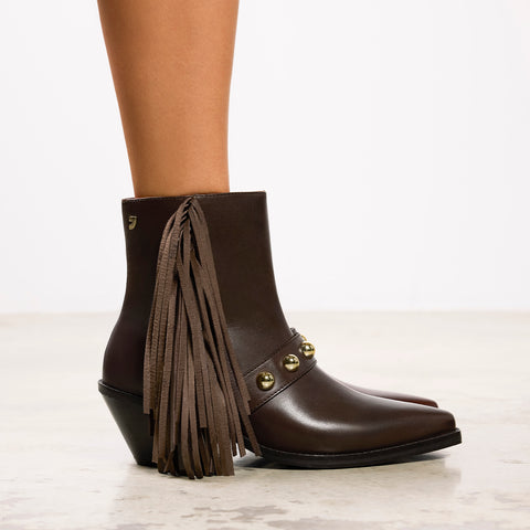 BOTINES TACÓN PIEL FLECOS Y TACHAS CLARKSVILLE