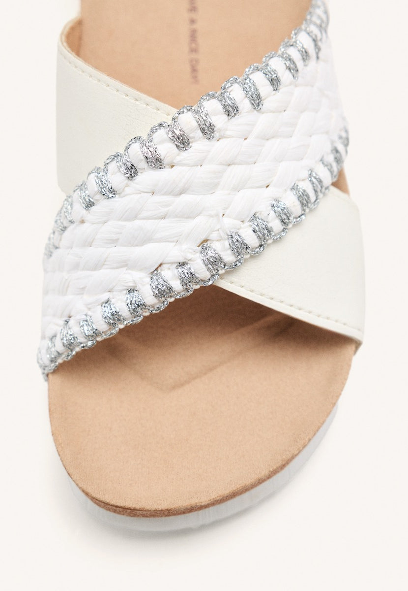 SANDALI CON ZEPPA INTRECCIATI OMA