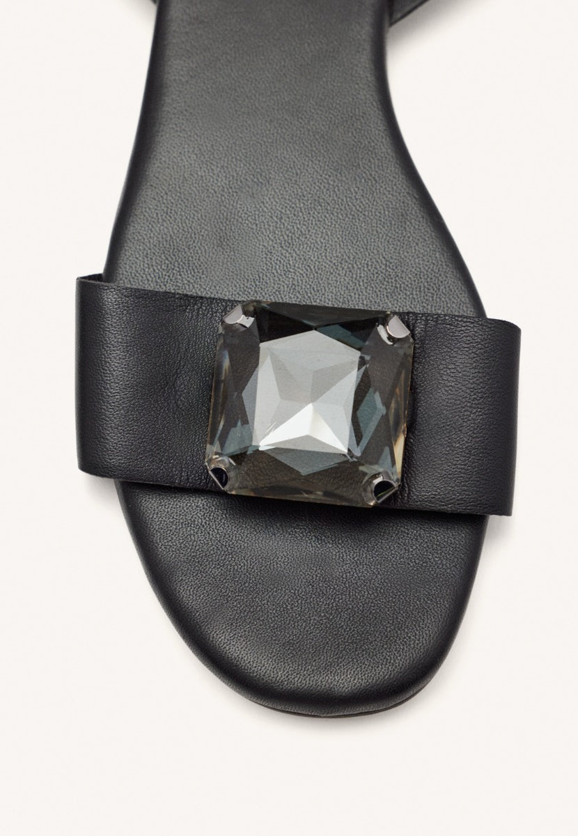 SANDALES PLATES CUIR AVEC STRASS MEEME