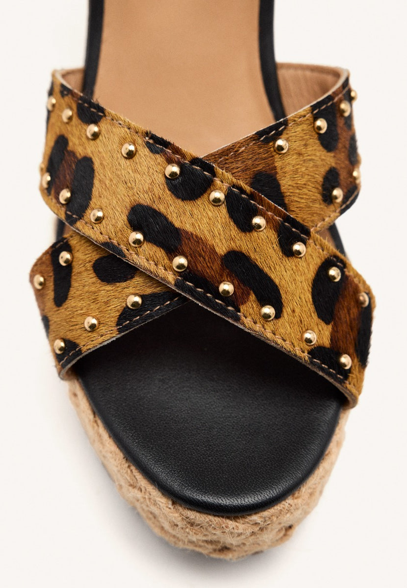 LEOPARD LEATHER WEDGE SANDALS DELAFIELD