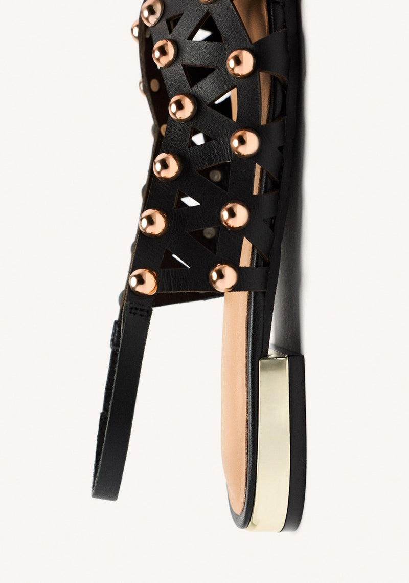 MULES TACHAS PIEL CALAMUS