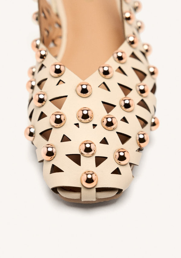 MULES TACHAS PIEL CALAMUS