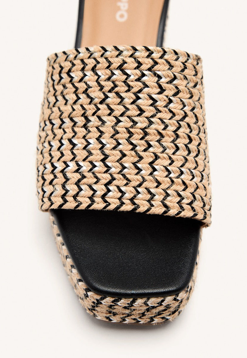 LEATHER WEDGE SANDALS EGREMONT