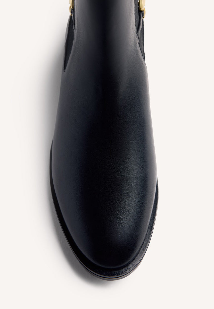 CHAIN LEATHER CHELSEA BOOTS REESE