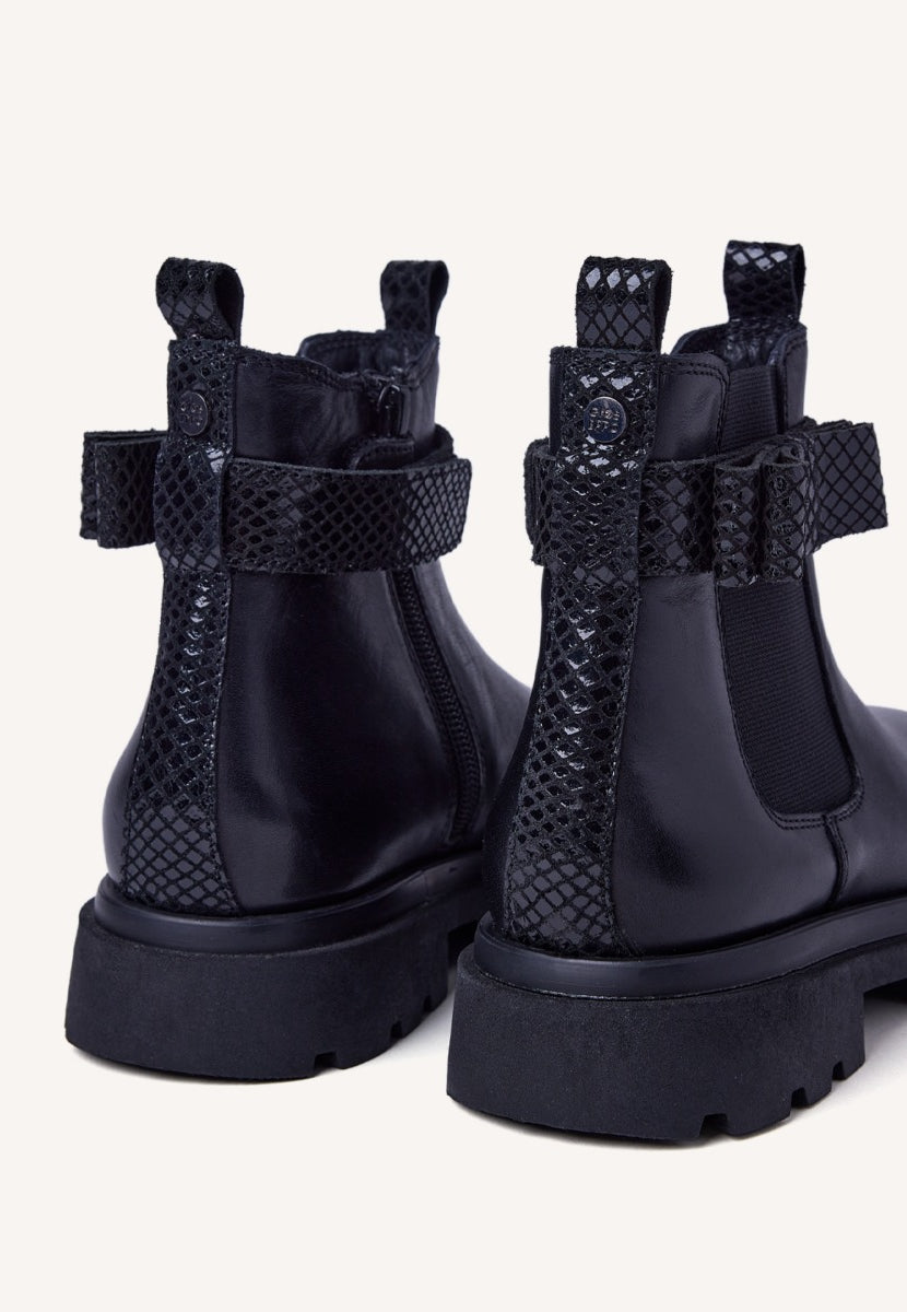 LEATHER BOOTS BOWS AGASSIZ