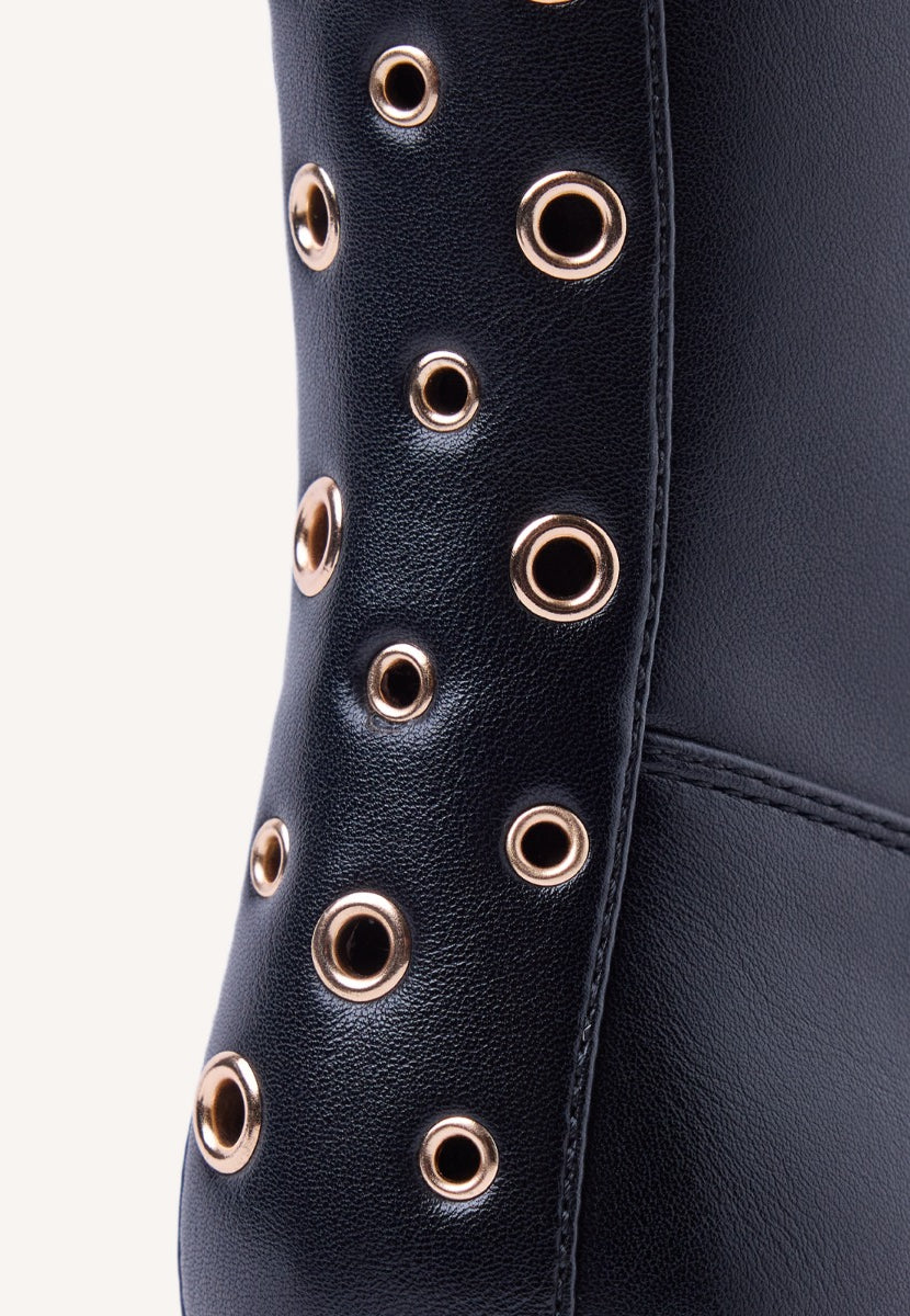 EYELET BOOTS IHLEN
