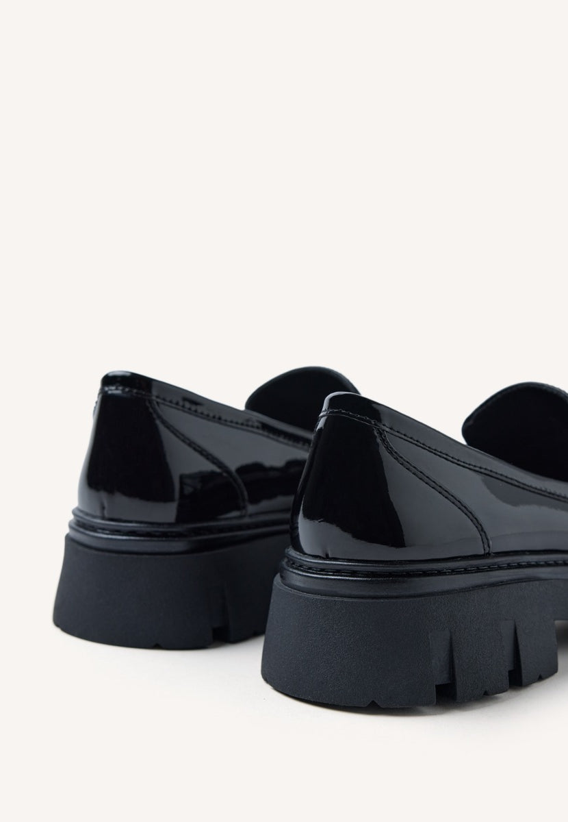 LOAFERS EFEITO PATENTE EYELET CHEAM