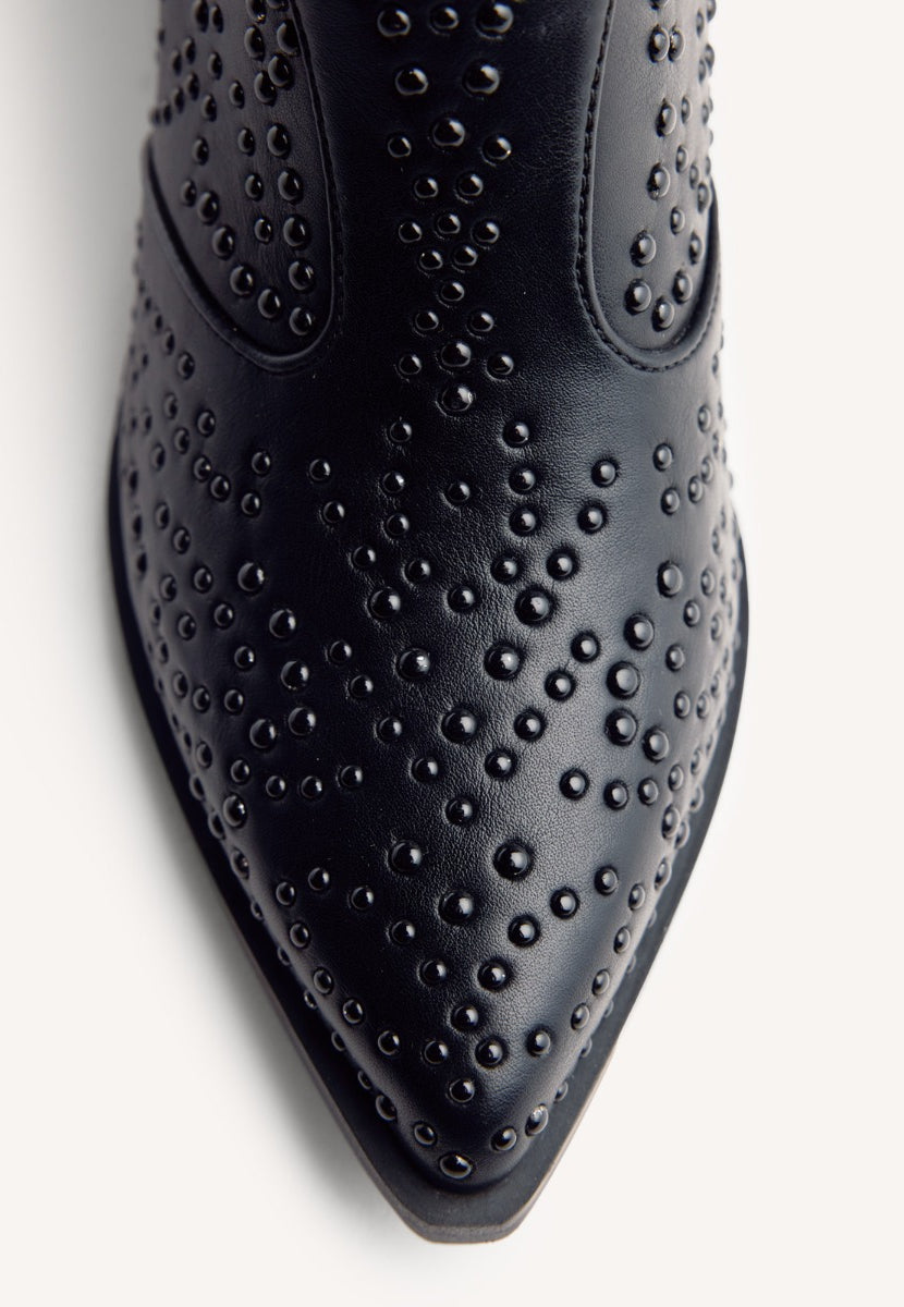 BOTAS COWBOY TACHAS PRATELEIRA