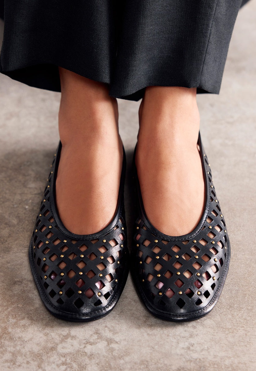 STUDDED OPENWORK LEATHER BALLET FLATS GIBBON