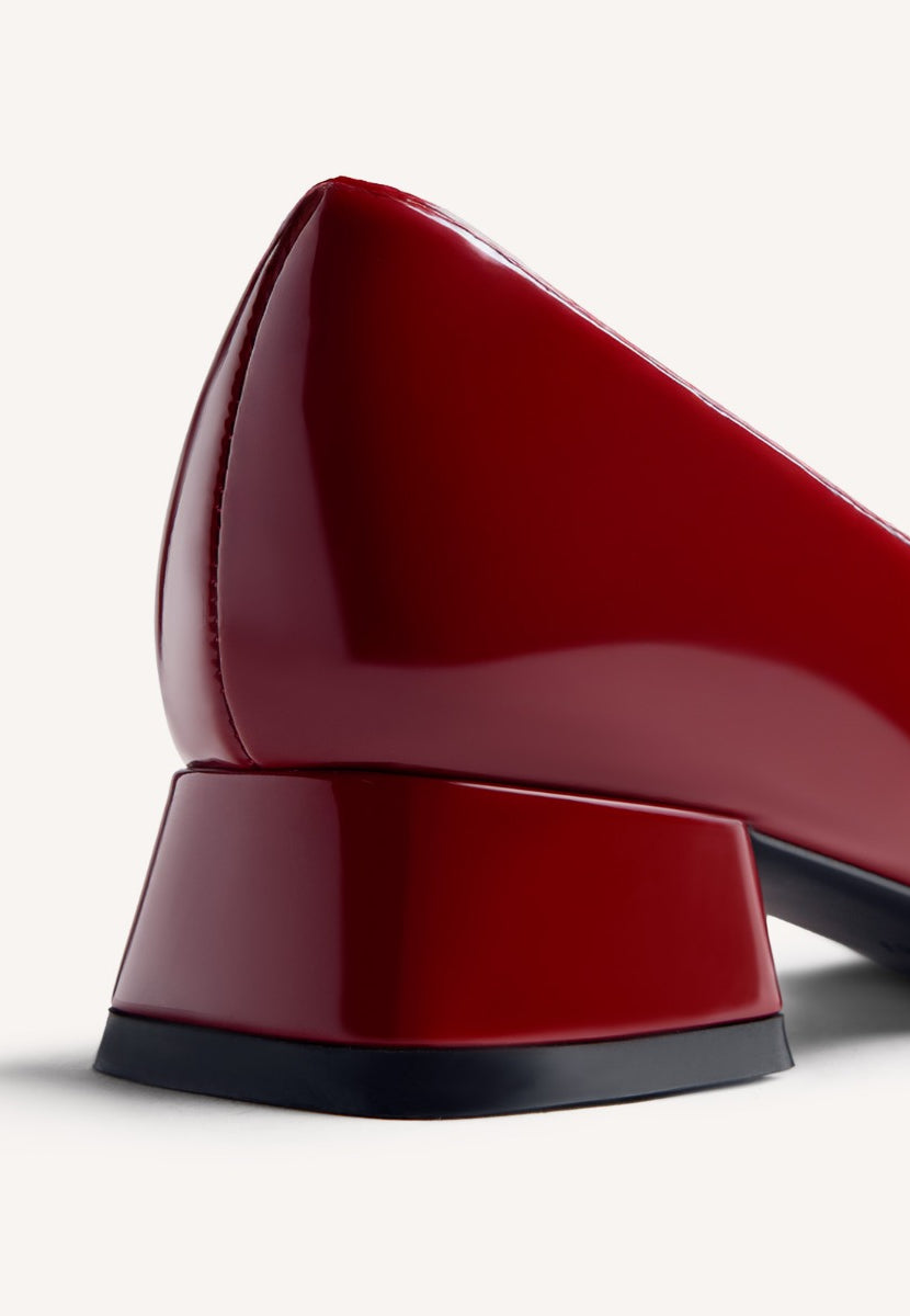 PATENT LEATHER EFFECT HEELED SHOES LUCAN
