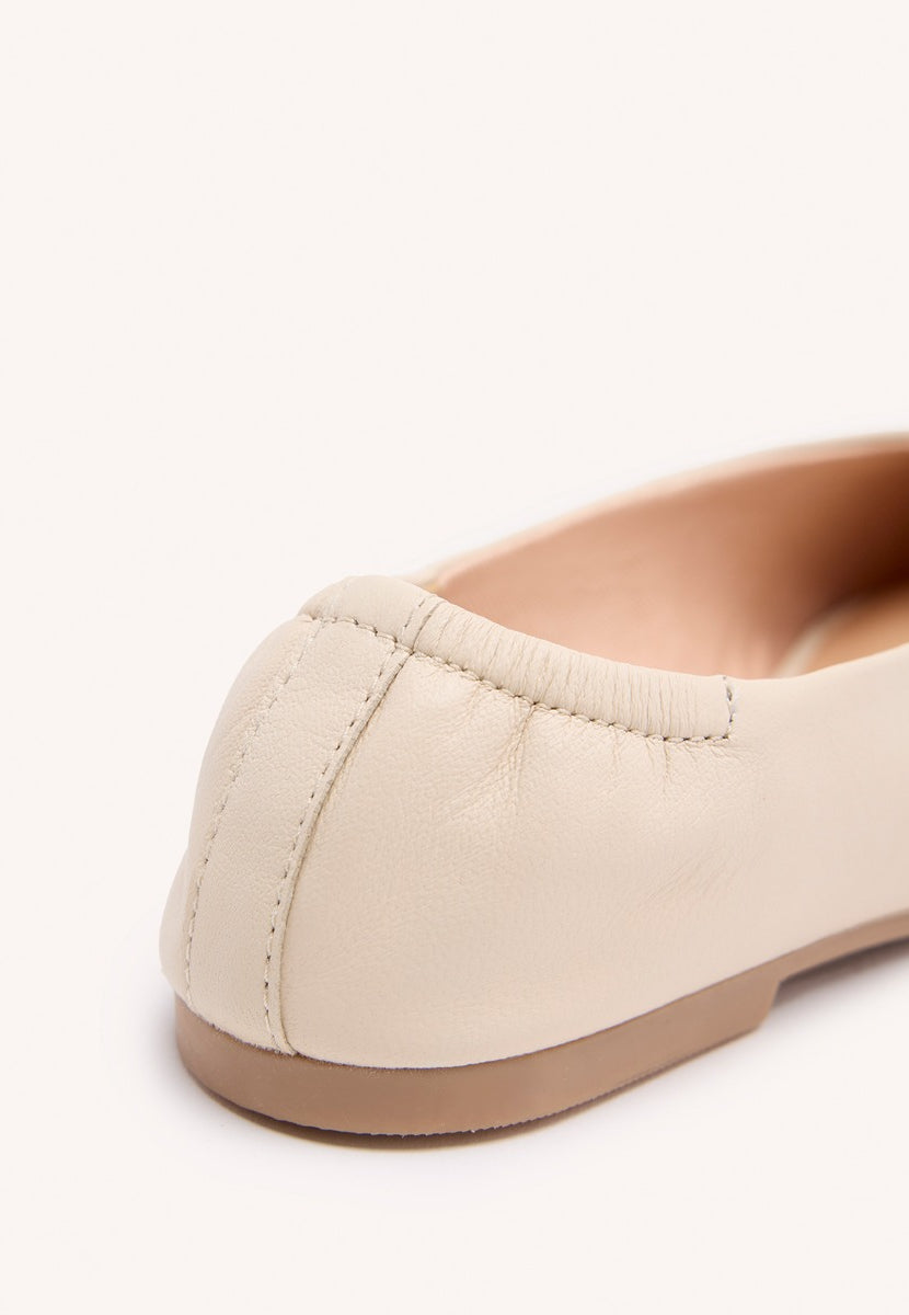 BALLERINE IN PELLE COLORE OFF-WHITE CON PUNTA SOTTILE E TALLONE INCROCIATO PER DONNA