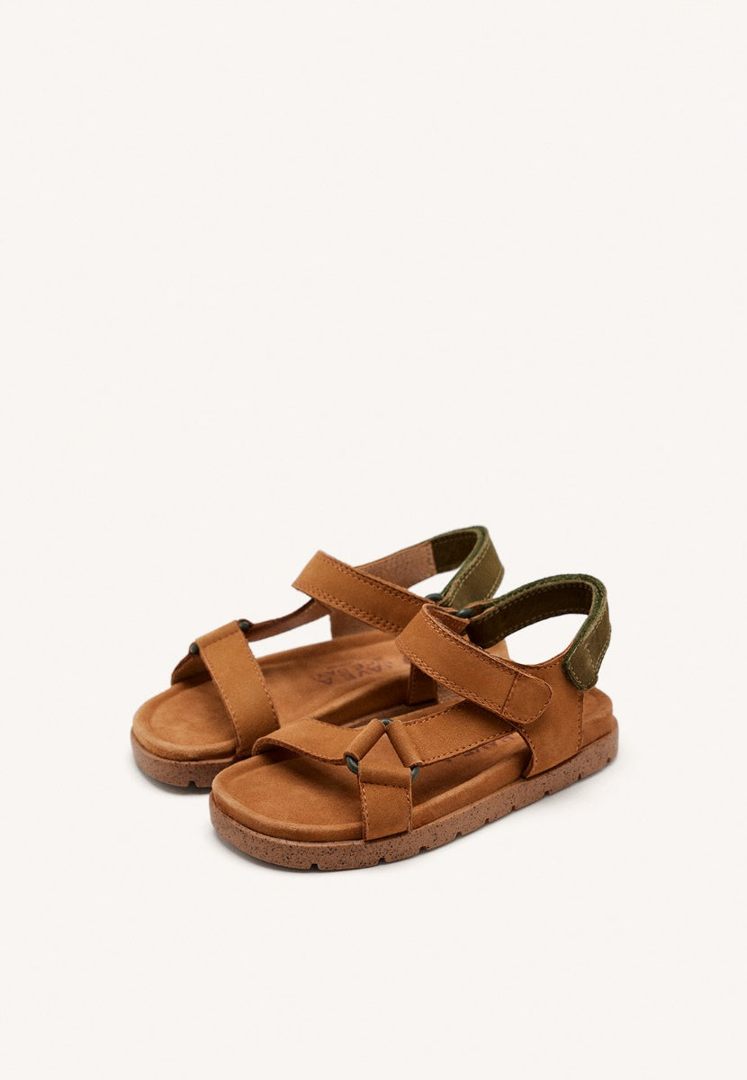 SANDALIAS COLOR CUERO DE PIEL CON ACENTOS EN CAQUI PARA NIÑO Y NIÑA DEPOE