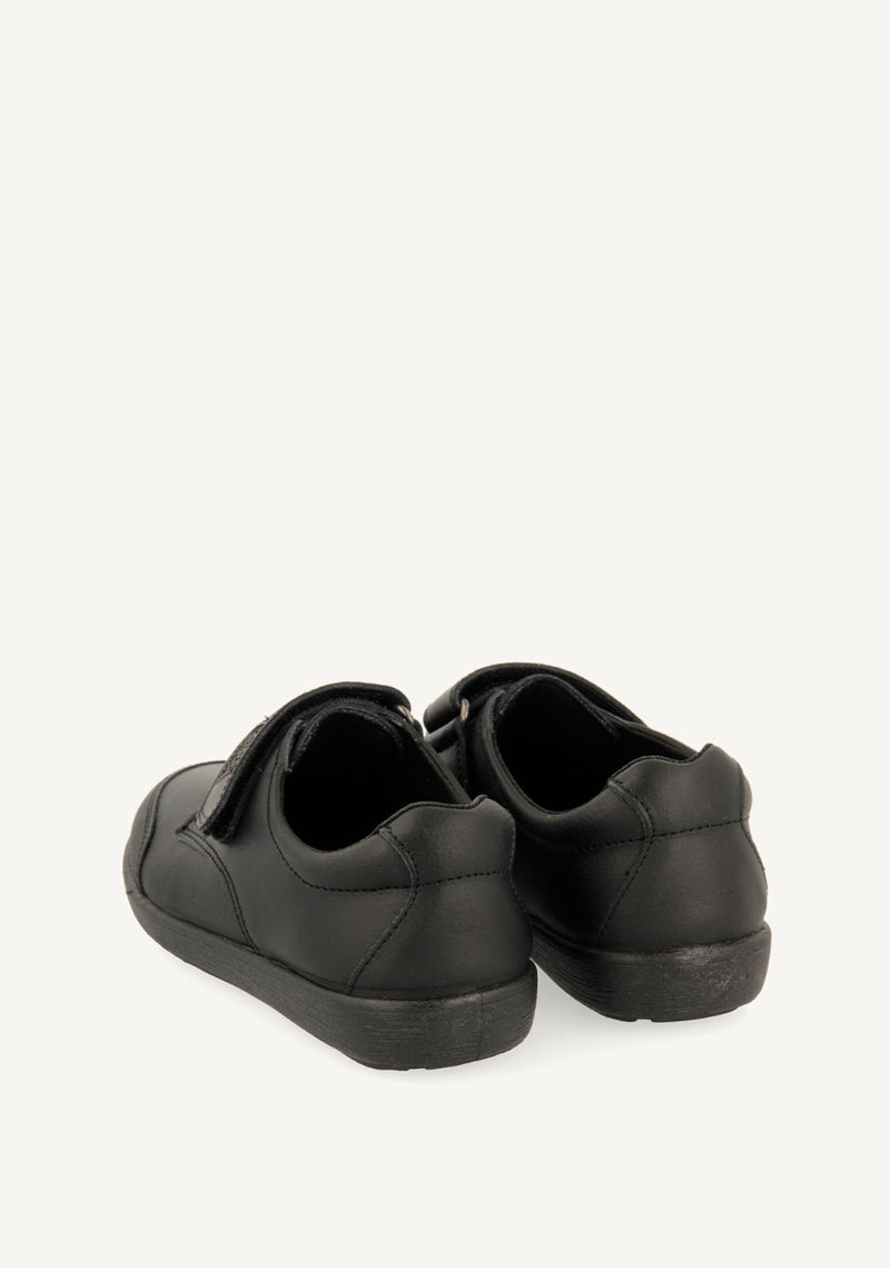 ZAPATOS COLEGIALES DE PIEL EN NEGRO BETA