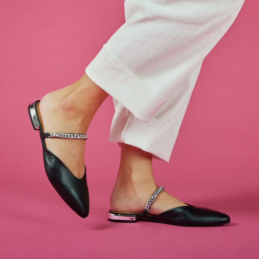 Sandalias negras tipo babucha con detalle de cadena para mujer esnon