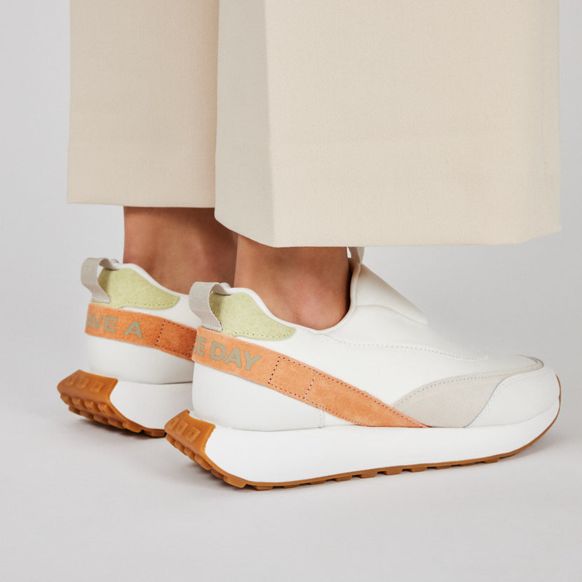 Sneakers blancas estilo slip-on para mujer marusi