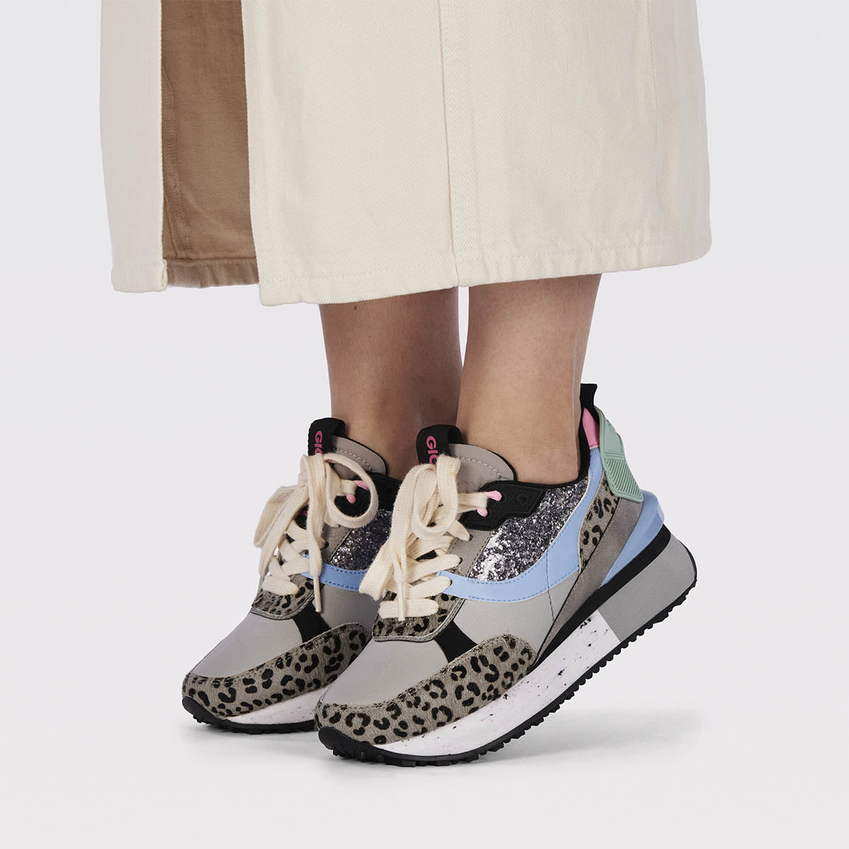 Obsteig women's grey sneakers with mixed prints