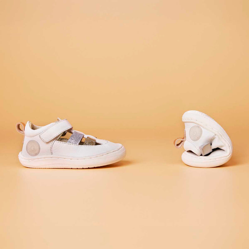 SANDALIAS BLANCAS ESTILO CANGREJERAS CON CIERRES AJUSTABLES PARA BEBÉ ODELL
