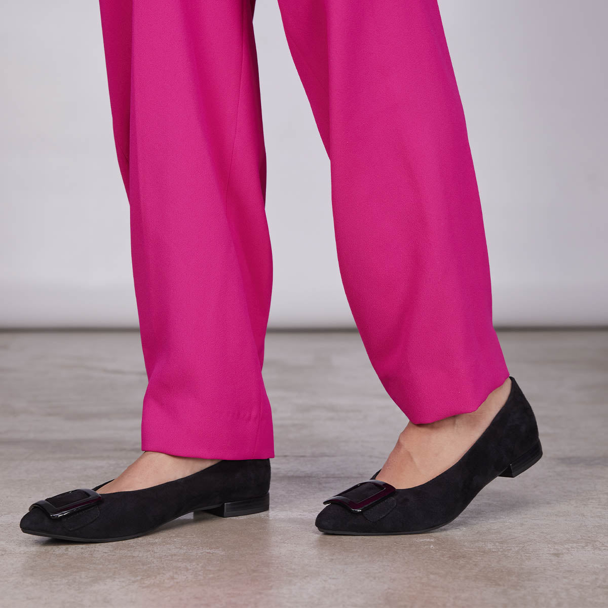 Bailarinas negras de piel con detalle de hebilla en charol para mujer ballstad