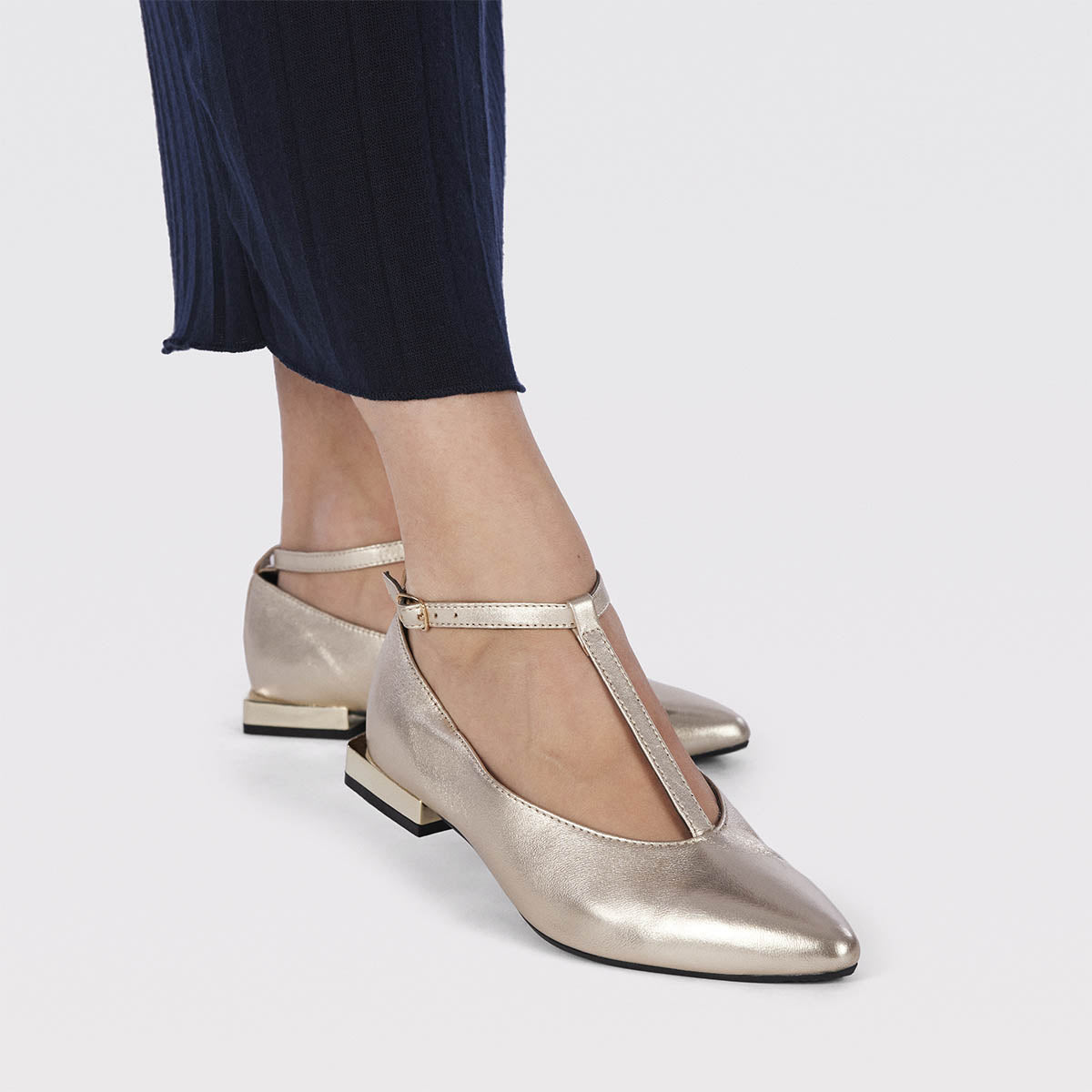 Bailarinas doradas de piel con tiras para mujer ratho  