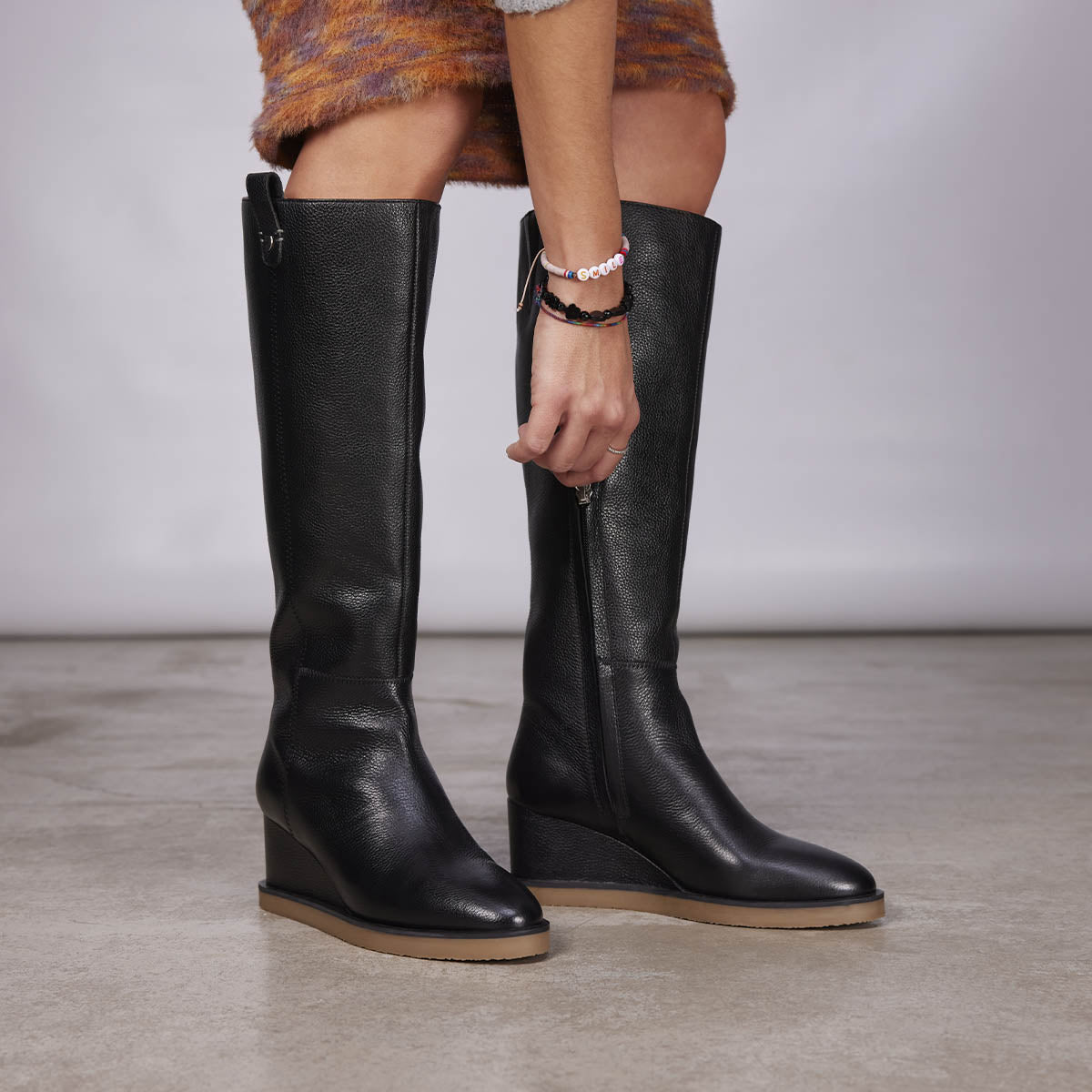 Freuchie women's black leather boots with wedges